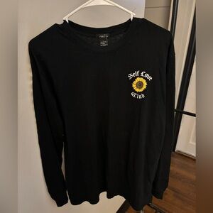 Gently used and in good condition. Long sleeve tee from Rue21